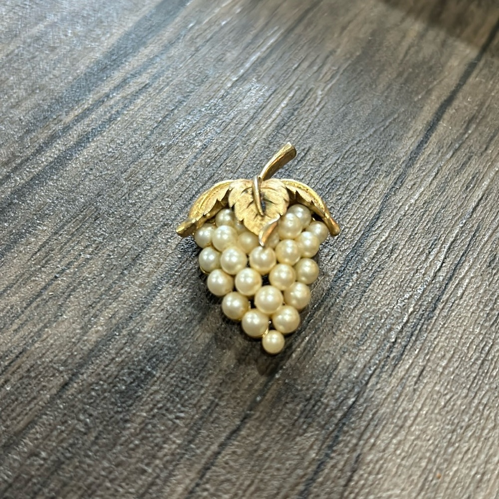 Vintage Trifari Brooch